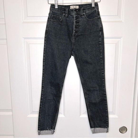 Free People We The Free Black Wash High Rise Button Size 26 - Picture 1 of 7